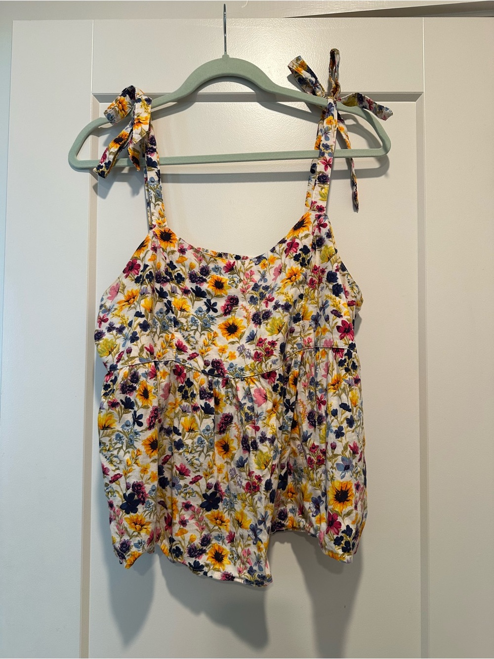 Old Navy White Floral Tie-Shoulder Camisole